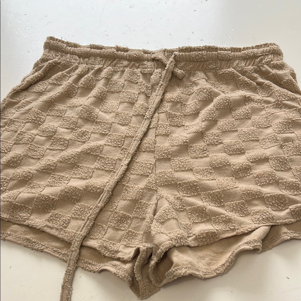 ASOS Design Sz 6 Tan Elastic Waist Checkered Print Textured Shorts